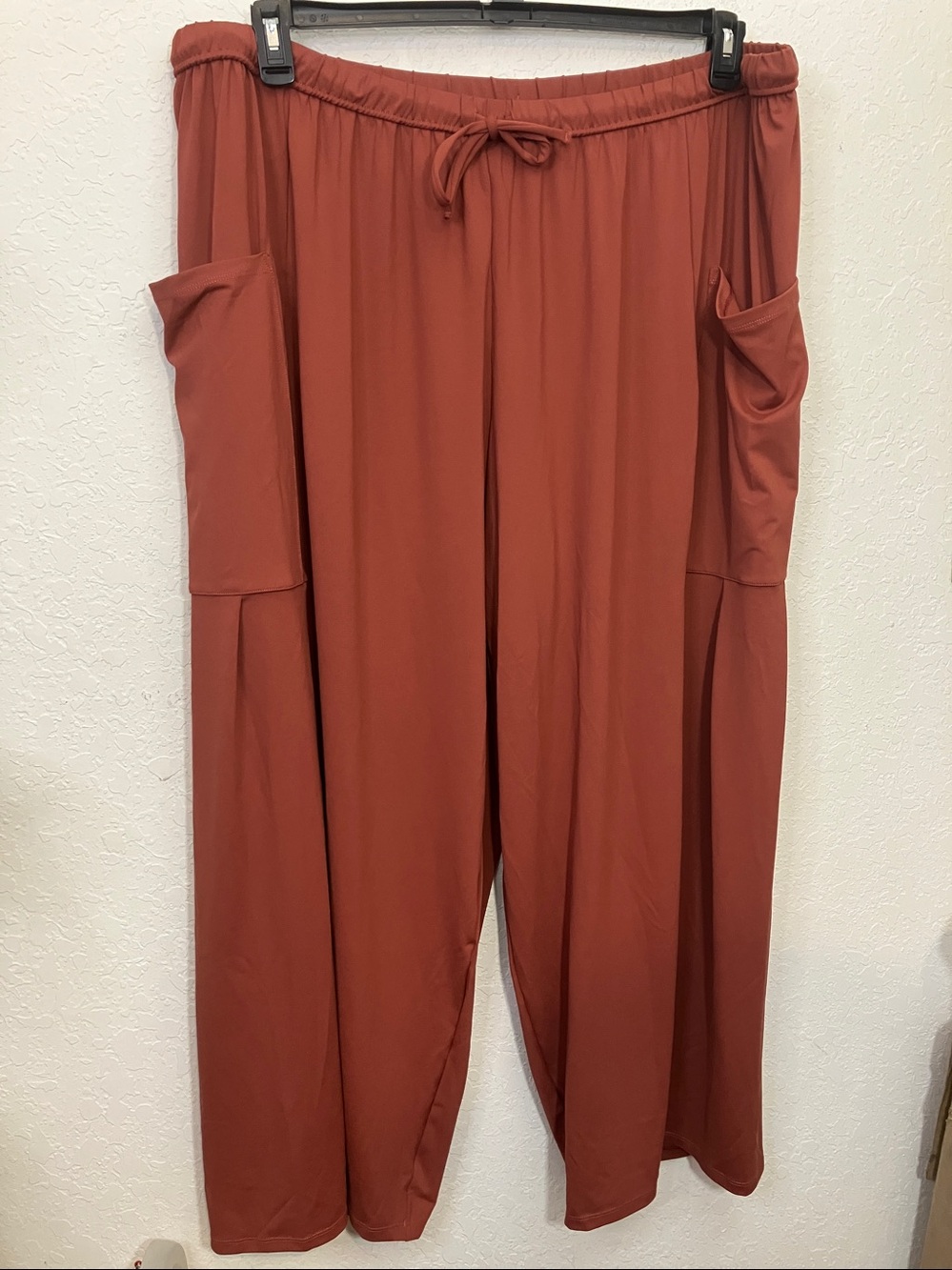 HALARA RED mid-rise relaxed fit Wide-Leg pocket Pants